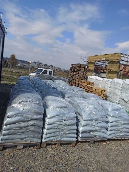 Asfalt w workach 25kg masa bitumiczna na zimno drogowa łatwa w użyciu