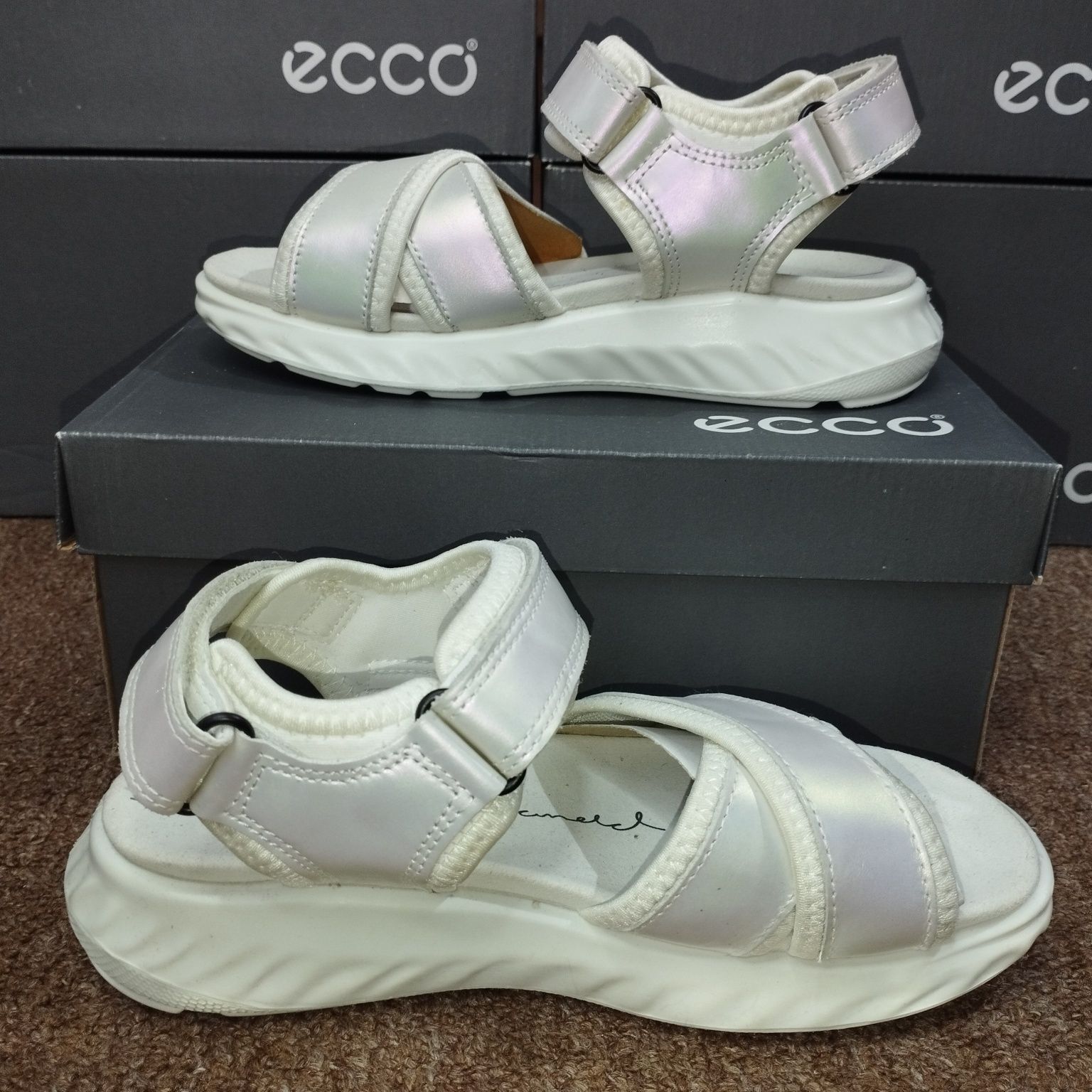 27-35. Босоніжки шкіряні на дівчинку Ecco SP.1 Lite Sandal K