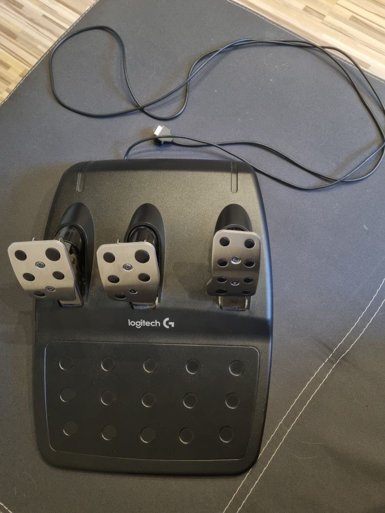 Sprzedam kierownice Logitech G920