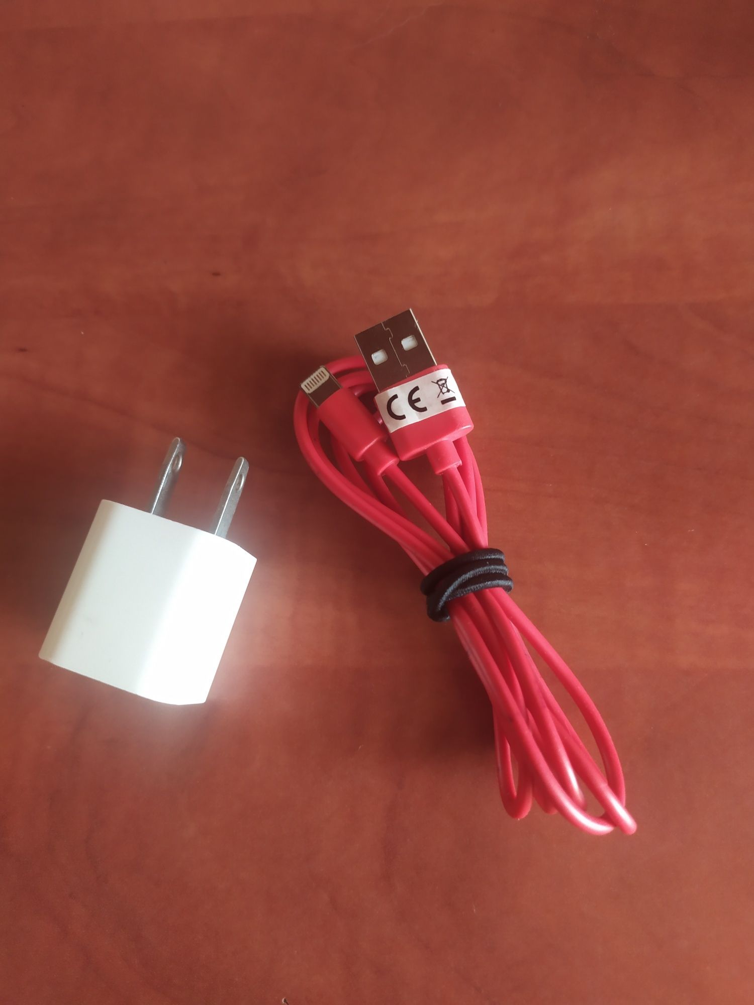 Оригинальный блок питания для iPhone 5V 1 A