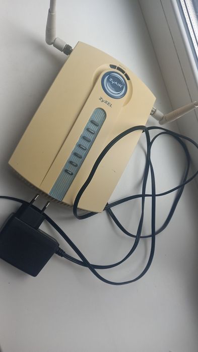 Роутер,очиститель воздуха.