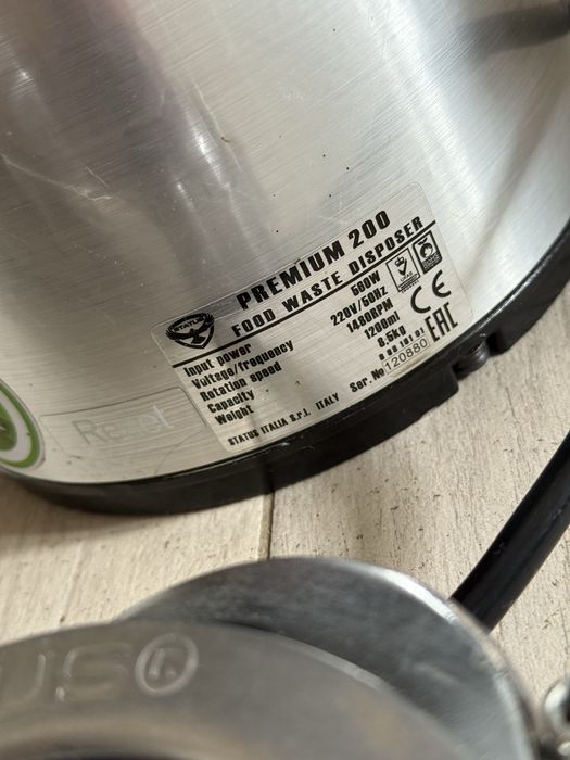 Подрібнювач харчових відходів для кухонної раковини status premium 200