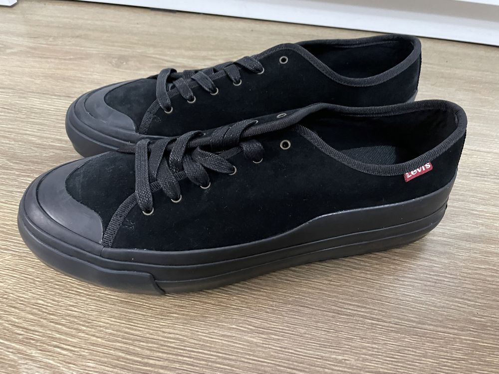 Nowe czarne trampki levis