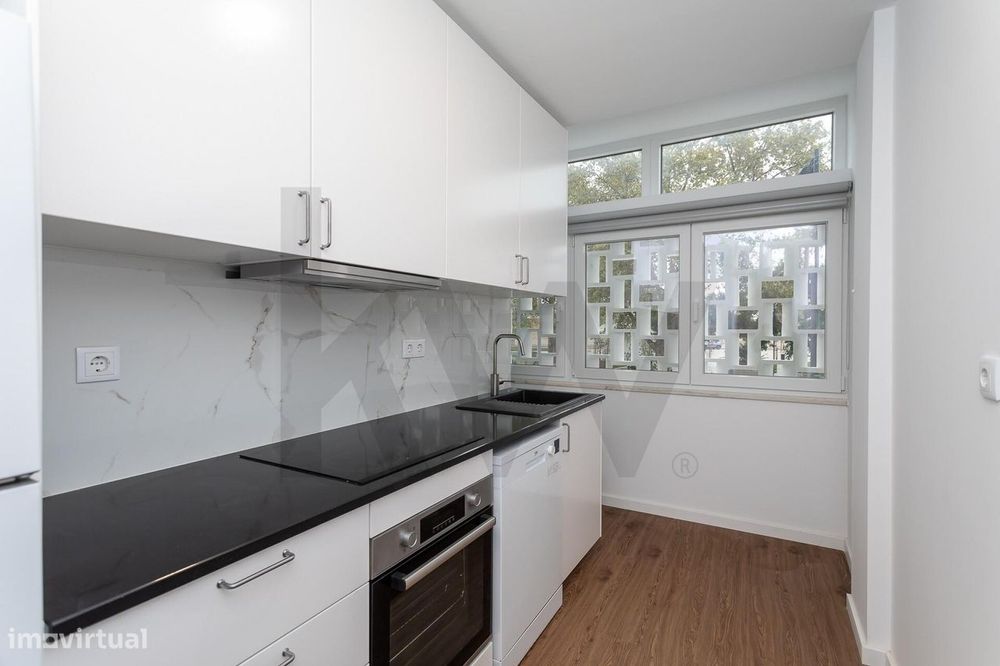 Apartamento T1  Renovado para Arrendar em zona tranquila