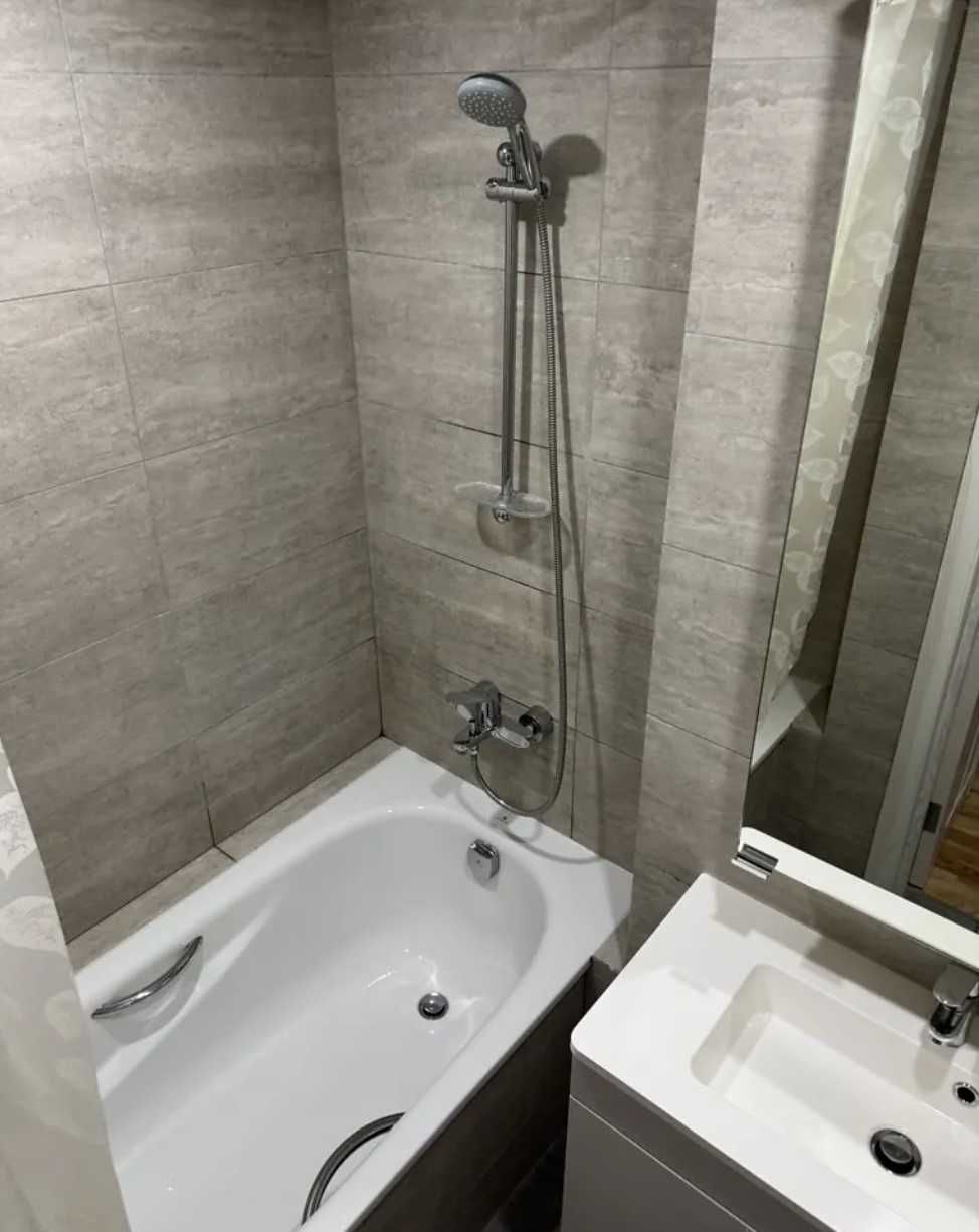 Продаж 2к квартири 45м² на вул. Кубанської України