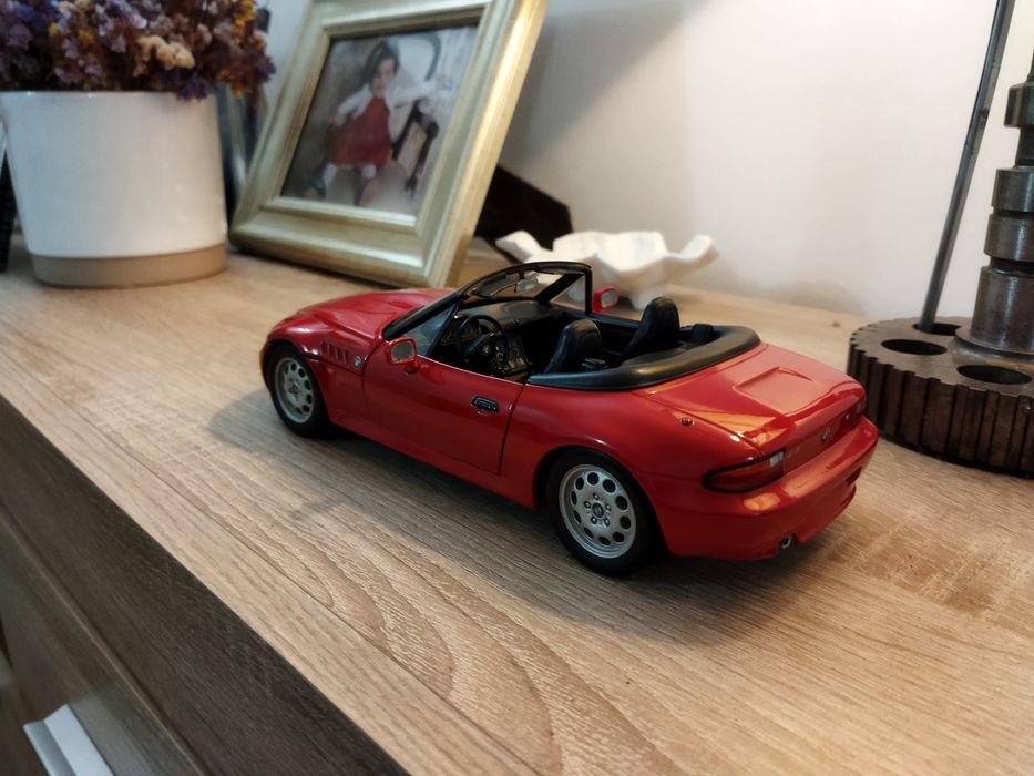 BMW Z3 1/18 UT Models