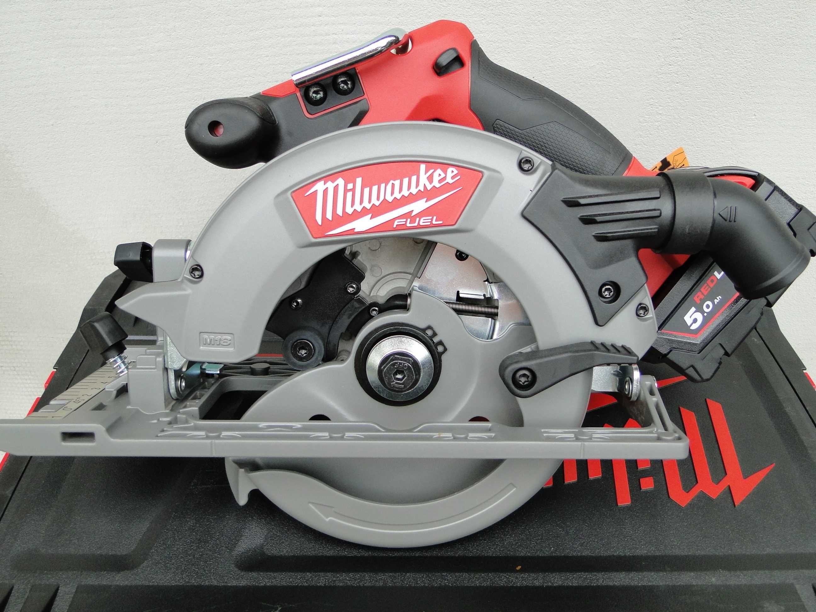 MILWAUKEE M18CCS55-502X, Pilarka tarczowa 165 mm, Zestaw, Nowa