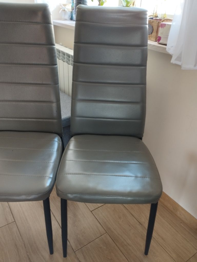 Krzesła tapicerowane do kuchni/salonu