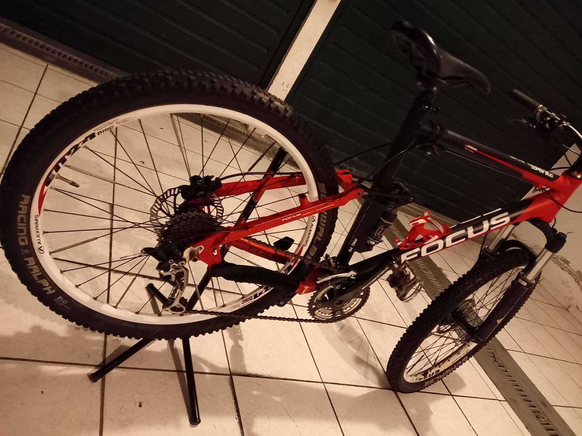 bicicleta btt focus super bud