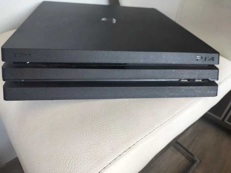 Продам PS4 Pro – Ідеальний вибір для геймерів!