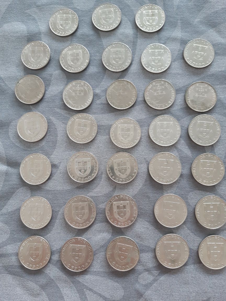 Moedas 25 escudos