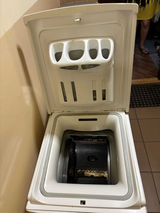 Pralka firmy Whirlpool do naprawy lub na części