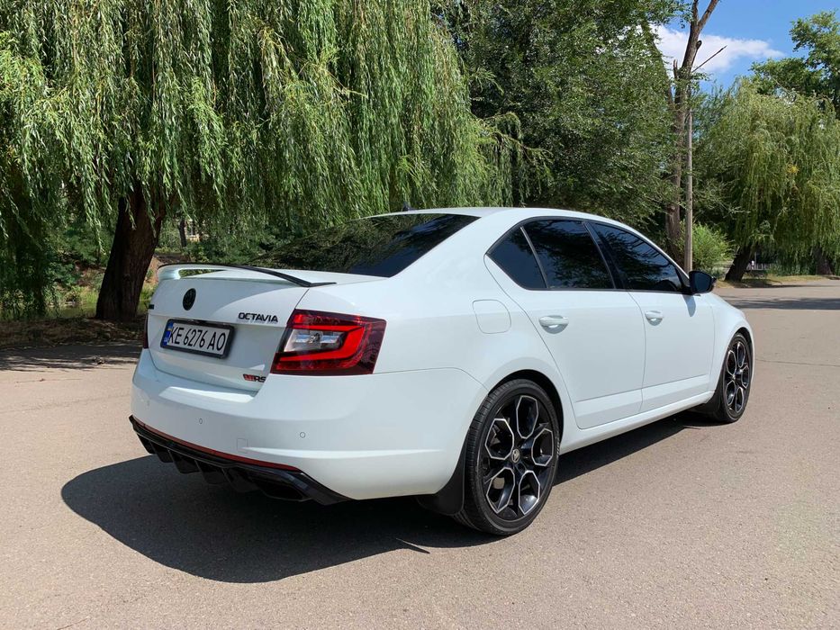 Skoda Octavia RS 2.0 TSI 2018 года.
