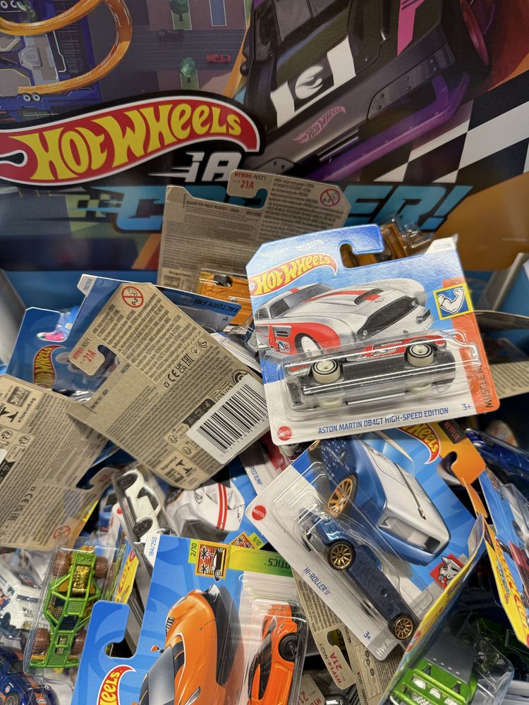 Carros Hot wheels - variados