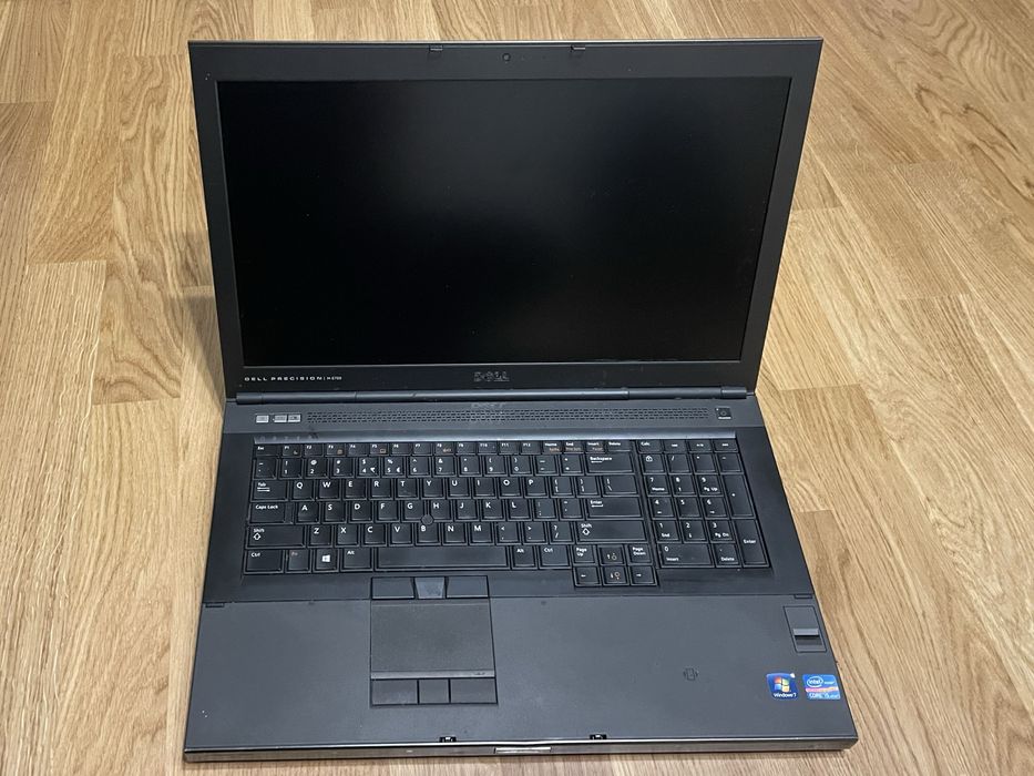 DELL M6700 - i5 / 8GB RAM / 240GB SSD / AMD FirePro 2 GB