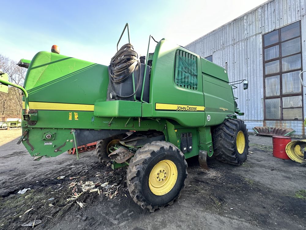 Комбанй John Deere W 650