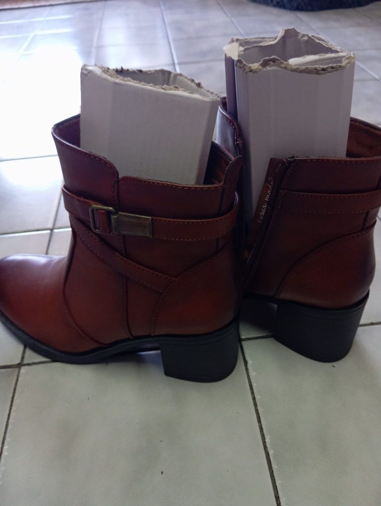 Botas mulher castanhas