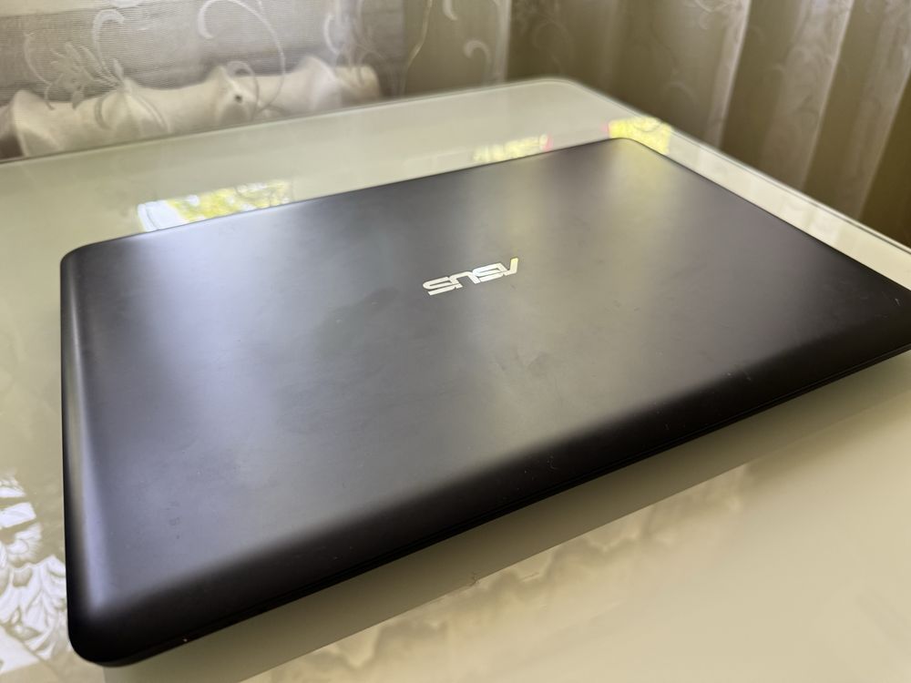 Ноутбук Asus R517s (N3700 4ядра 4потока, 4gb озу, 500gb HDD)