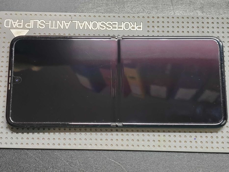 Używany - Samsung Galaxy Z Flip 3 128GB Czarny - GSM Baranowo