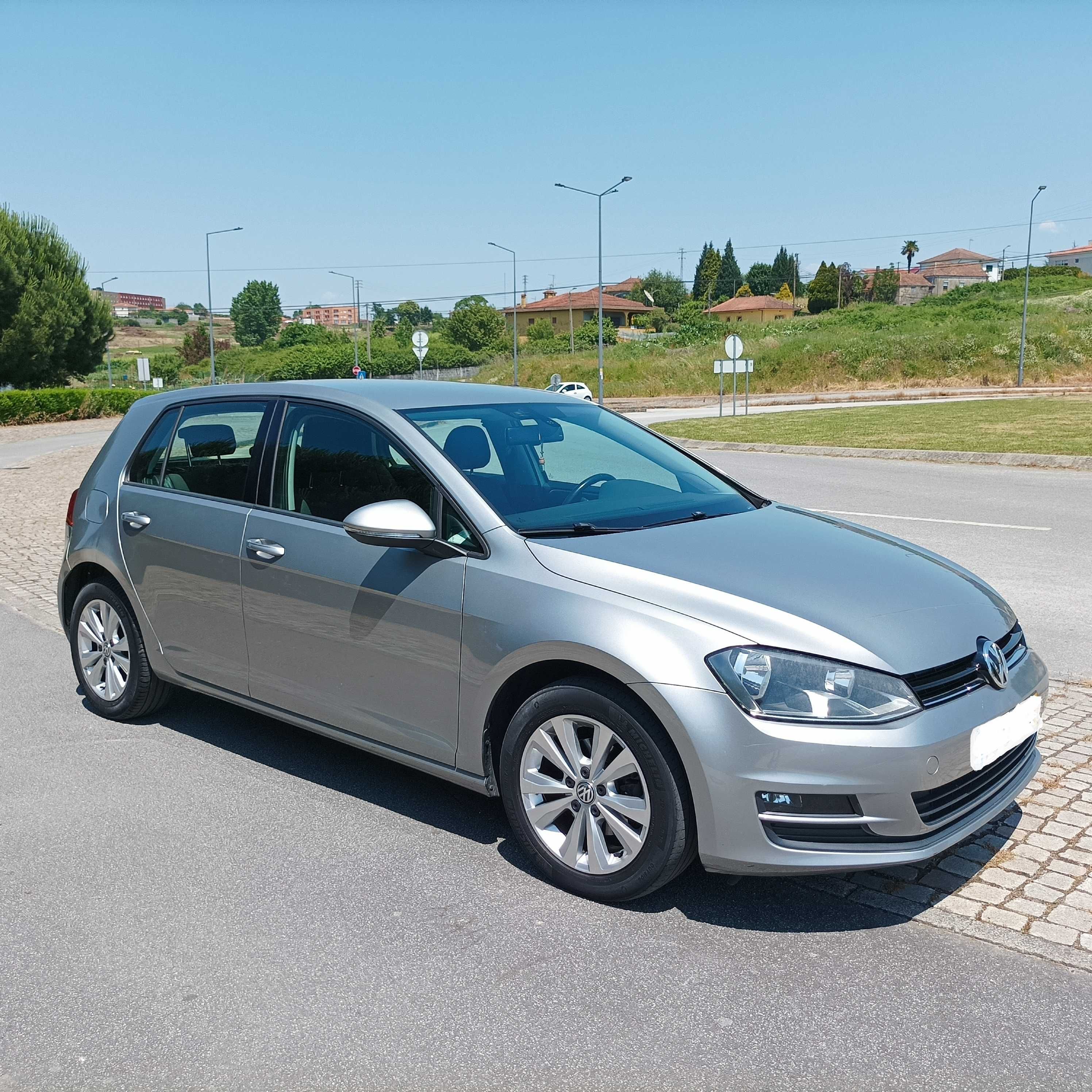 VOLKSWAGEN GOLF CONFORTLINE 1.6 TDi DGS - Maio/2014-Não Aceito Trocas