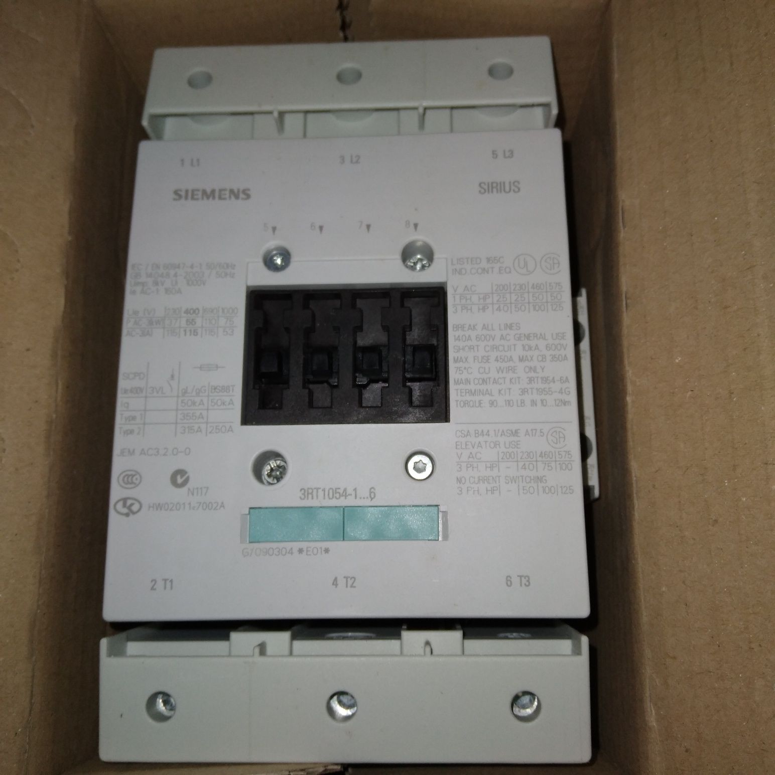 Контактори(магнітні пускателі) Schneider Electric LC1F115..225P7