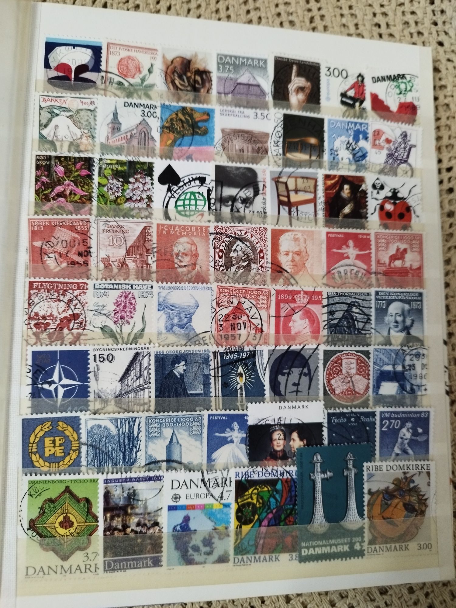Classificador com 325 selos diferentes Dinamarca