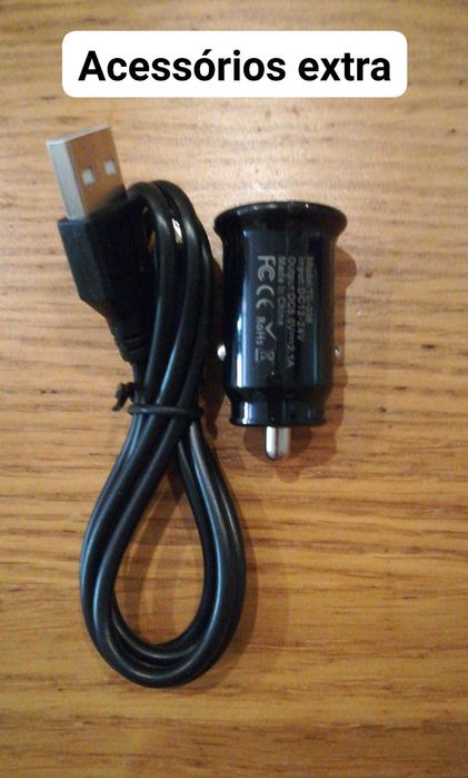 Câmara instalar em automóvel Nova. Serve para câmara de marcha atrás