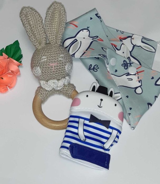 Дитячі товари, іграшка, носочки, набір для немовля, слюнявчик