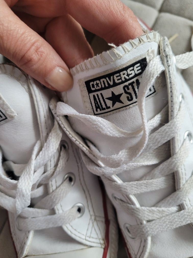Białe, skórzane trampki converse, rozm. 33