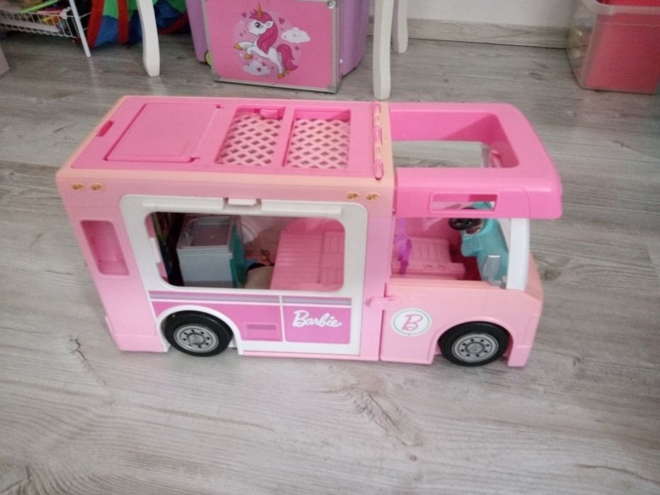 Camper Barbie duży