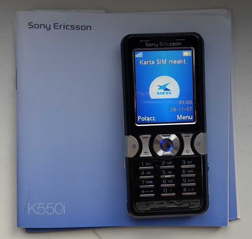 Telefon Sony Ericson K550 z kompletem akcesoriów
