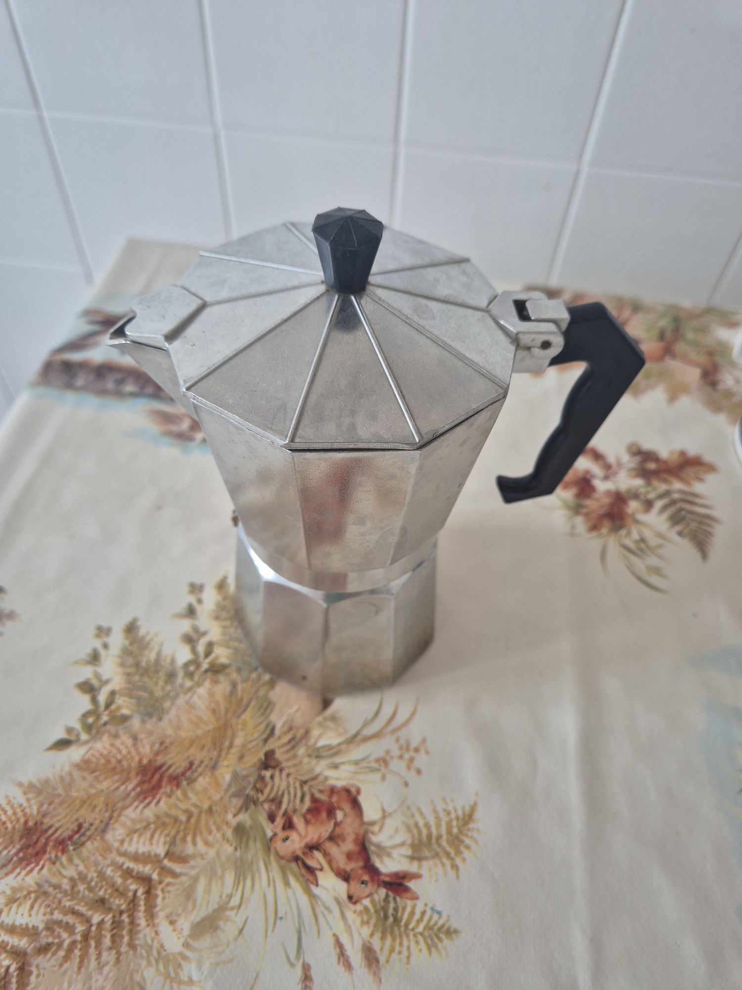 Cafeteira italiana para 6 chavenas (300 ml)