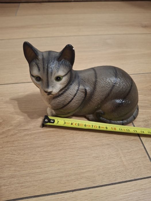Figurka kota ciemnoszary