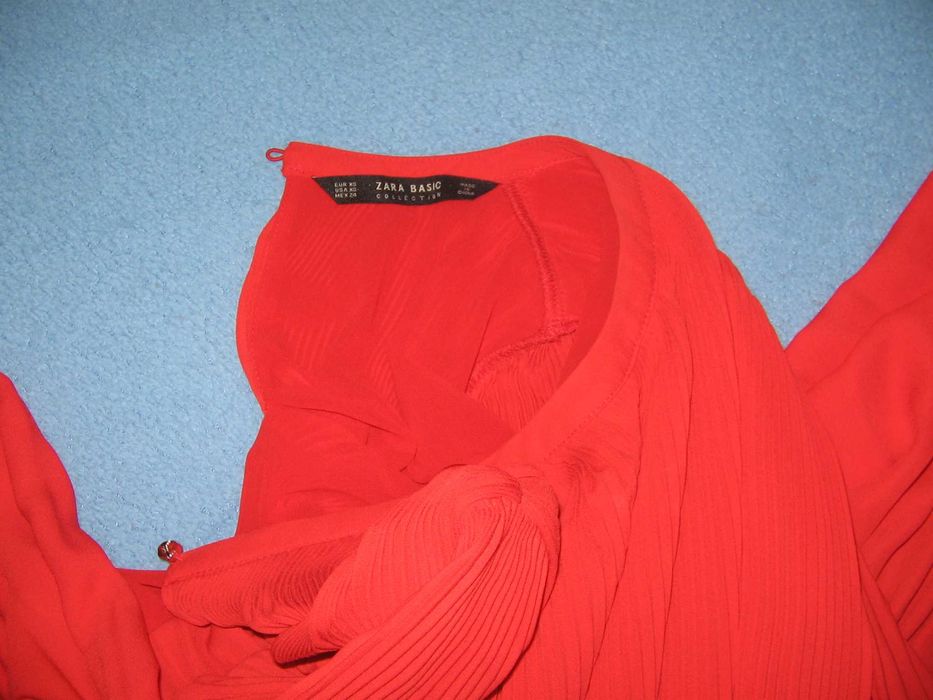 Платье алое ZARA