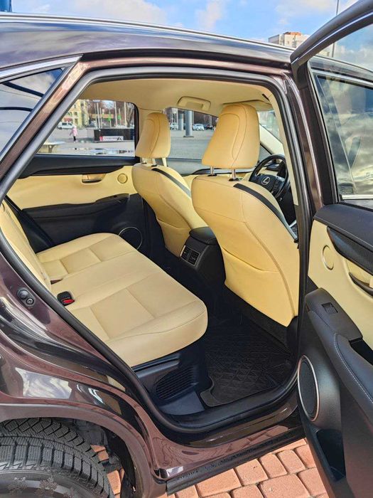 Продам Lexus NX 200t