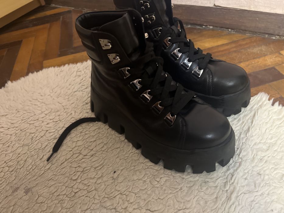 Ботинки кожа чорні на платформі р.37 intertop