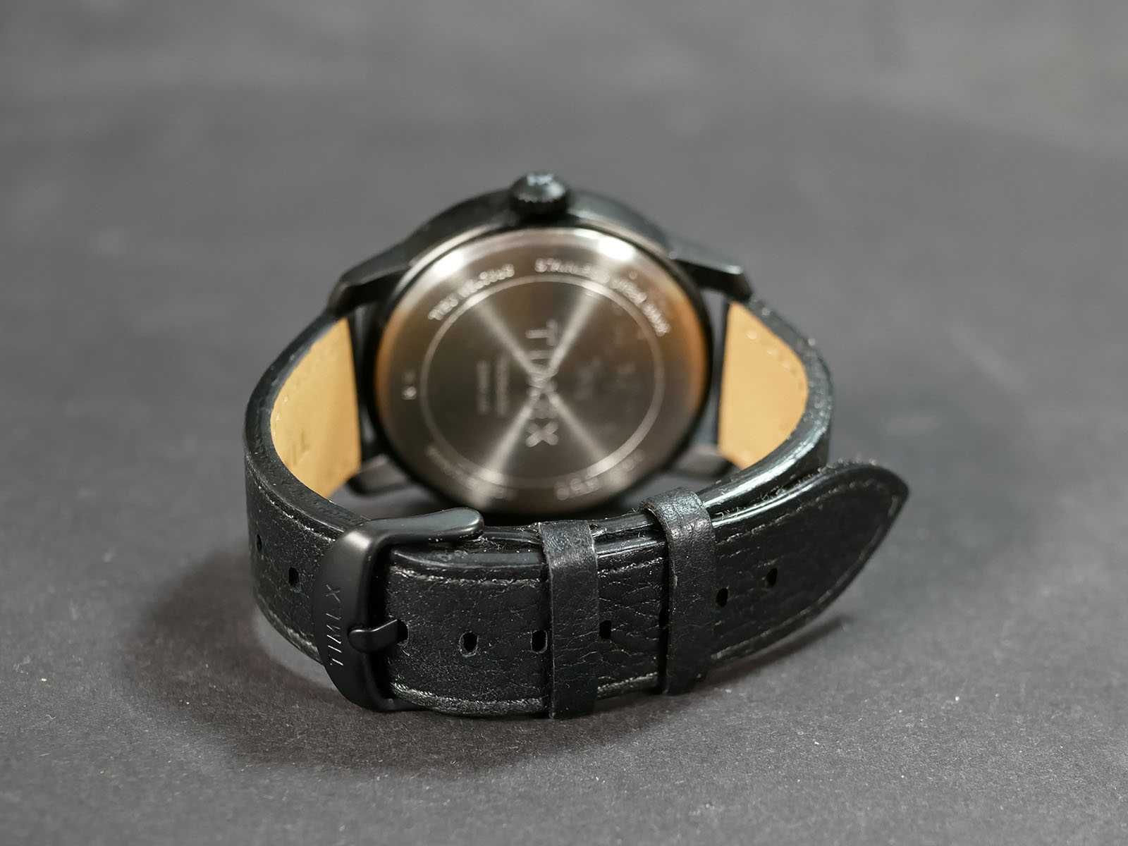 Часы Timex Tw2R64300 в черном корпусе