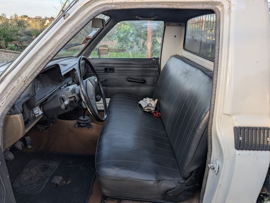 Vendo carrinha Toyota Hilux LN40