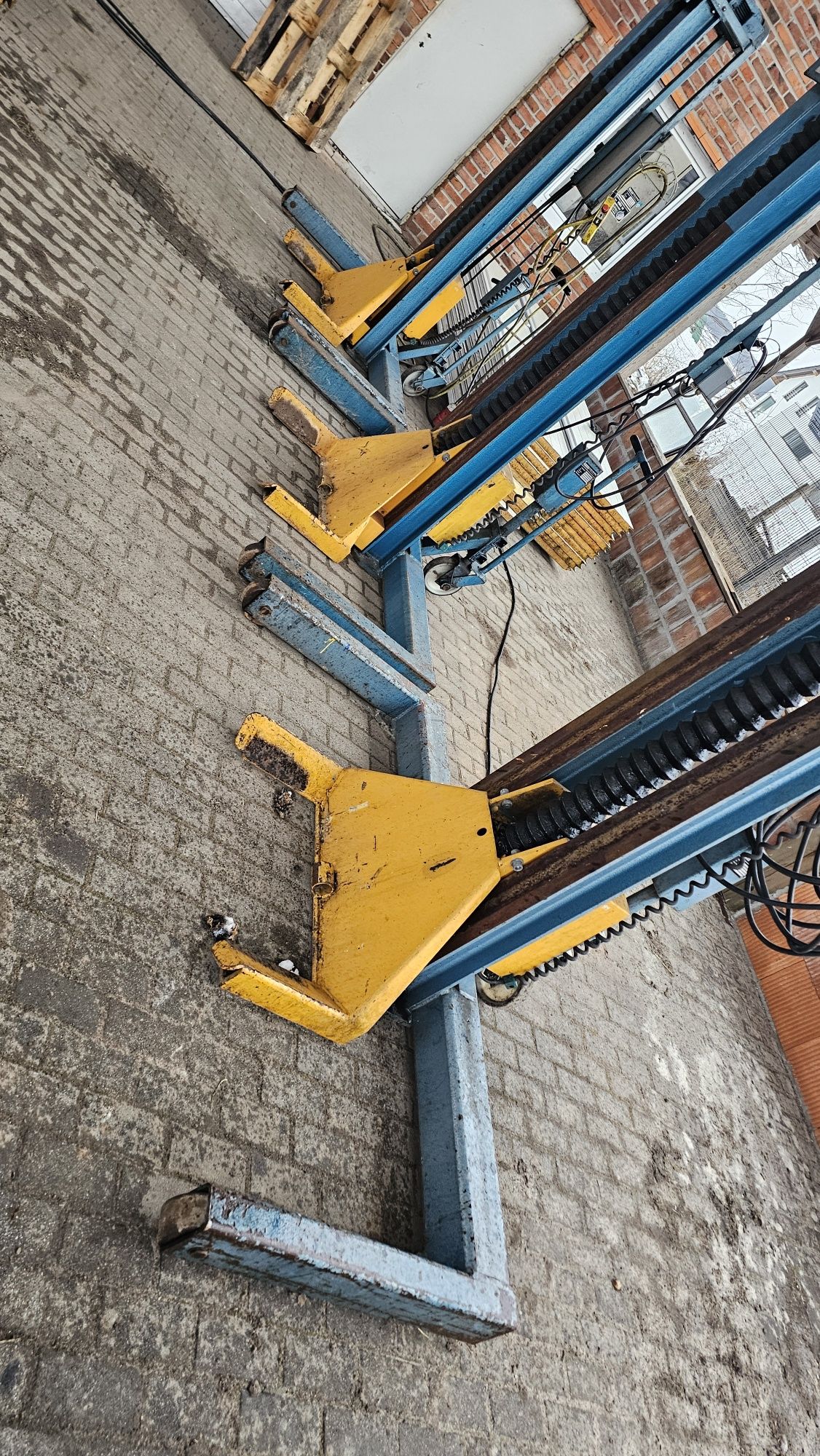 Podnośnik Podnośnik kolumnowy Hywema TIR 30T ciezarowy