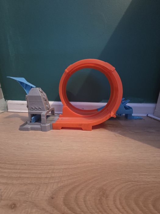 Tor hot wheels, wyskocznia