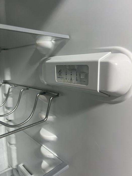 Холодильник Whirlpool  з Європи 200см NoFrost.  MBL1822C/NA.