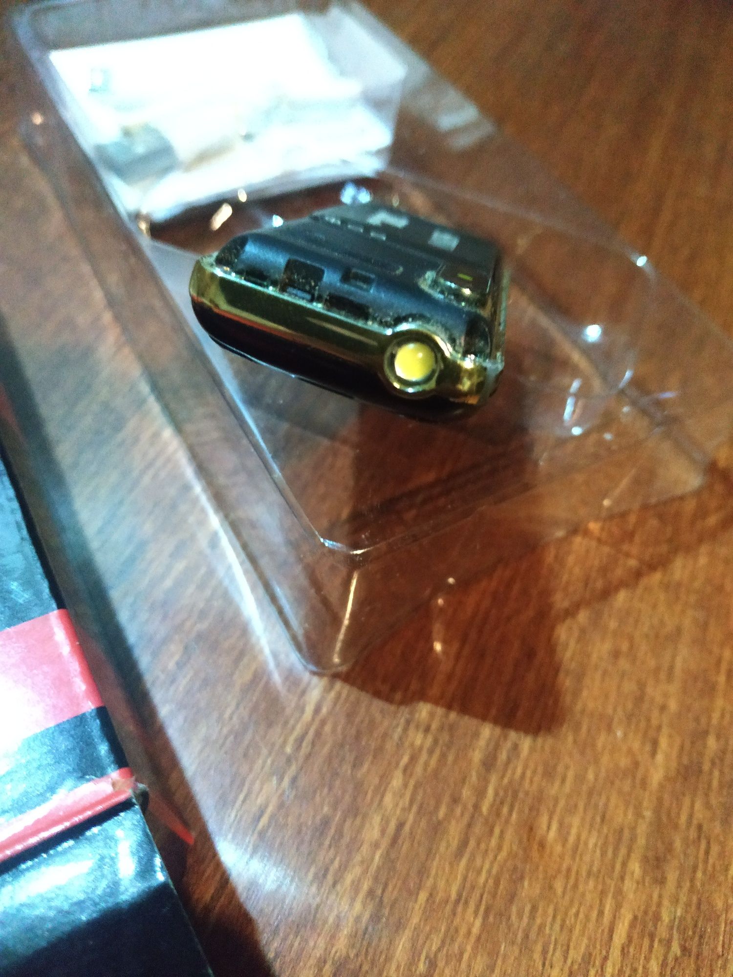 Продам телефон Servo M26