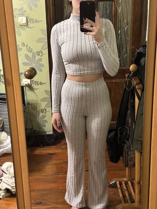 Чудовий костюмчик на осінь