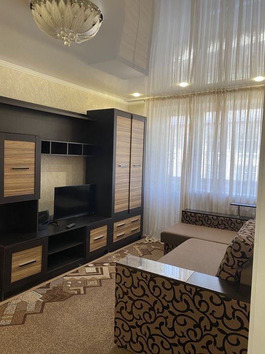 Сдаю посуточно 2 к центр ул.Бузника