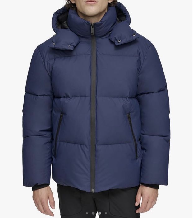 Продам новую куртку  DKNY оригинал 52-54р