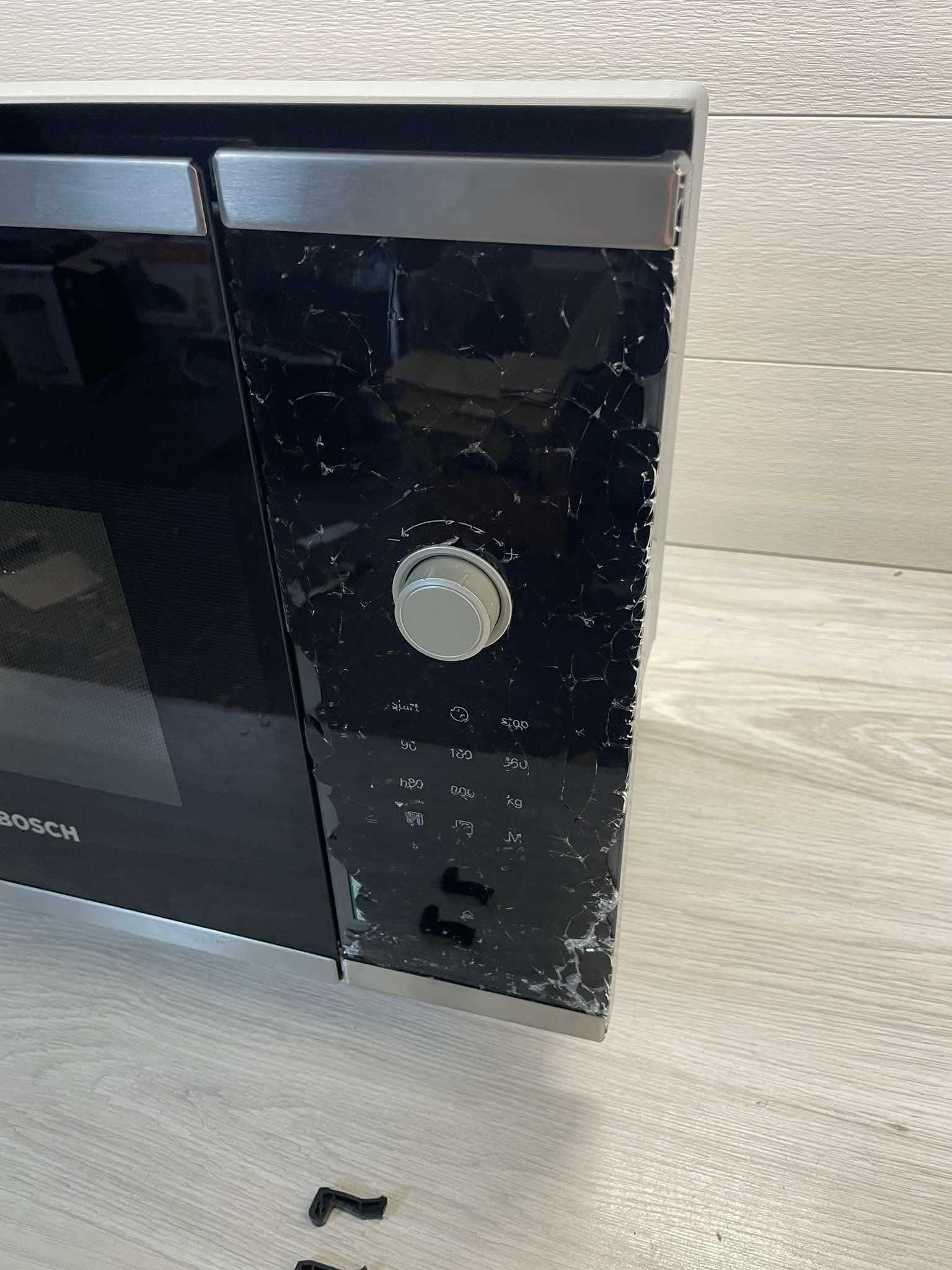 Kuchenka mikrofalowa wolnostojąca Bosch BEL523MS0 USZKODZONA