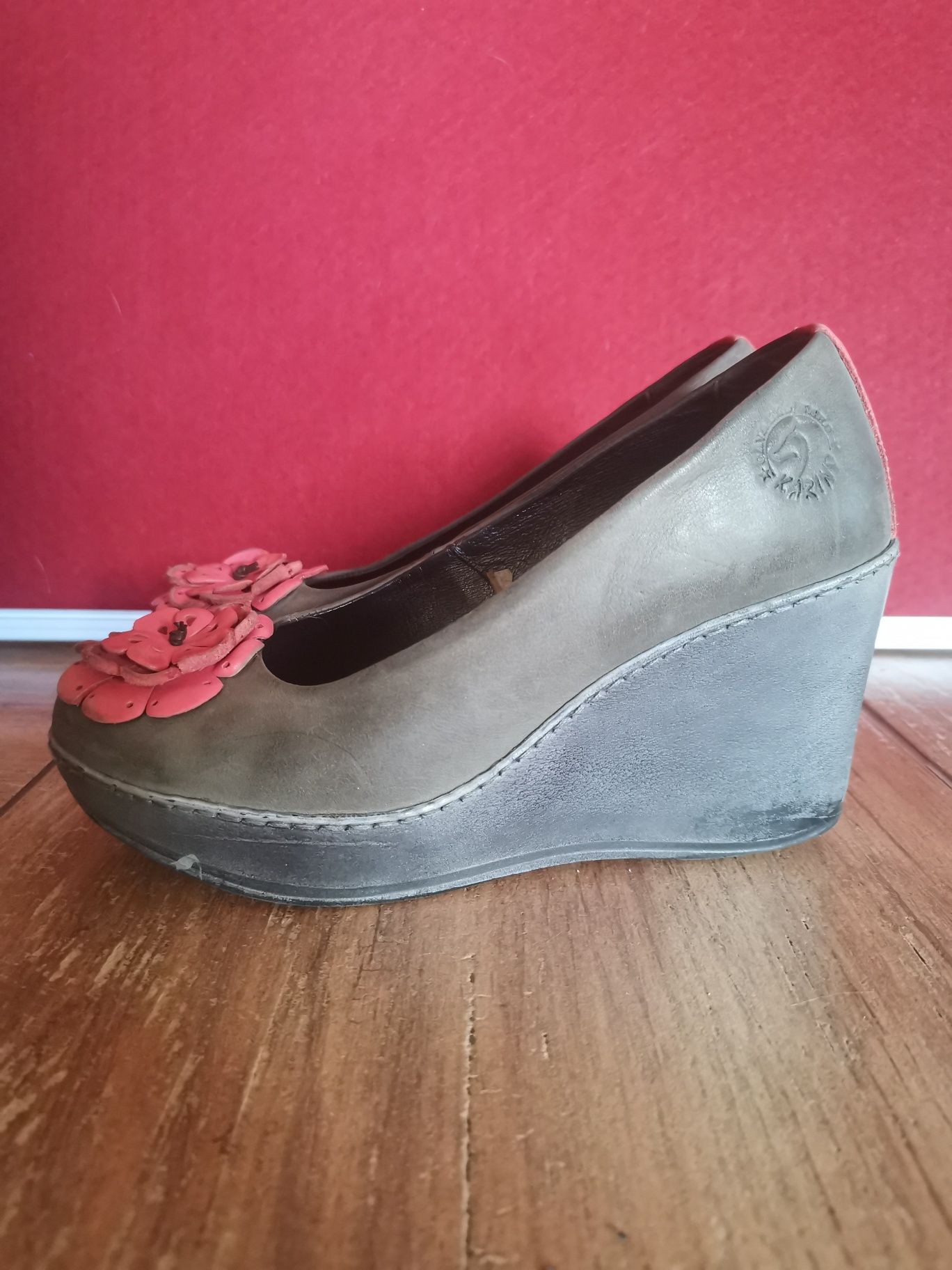 Buty na koturnie Carino r. 37