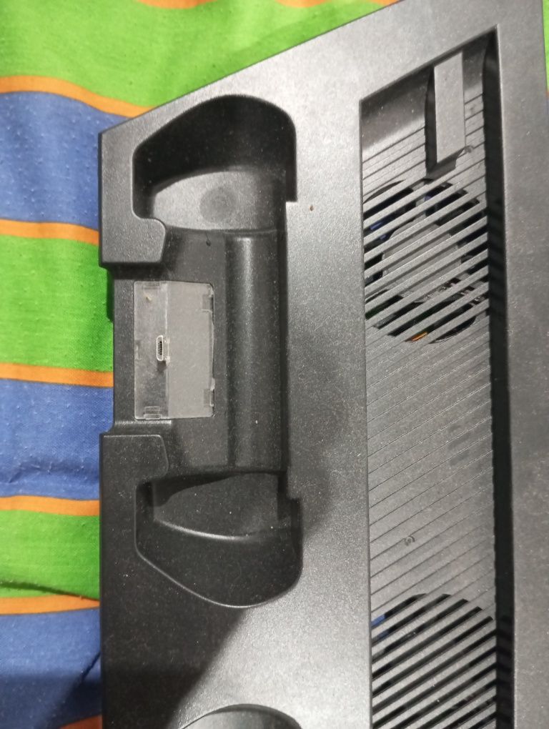 Carregador de comandos PS4
