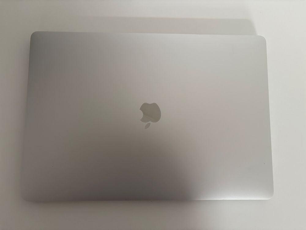 Macbook Pro 16” i9 | 16 / 1024 | 5500M | Stan Bardzo dobry