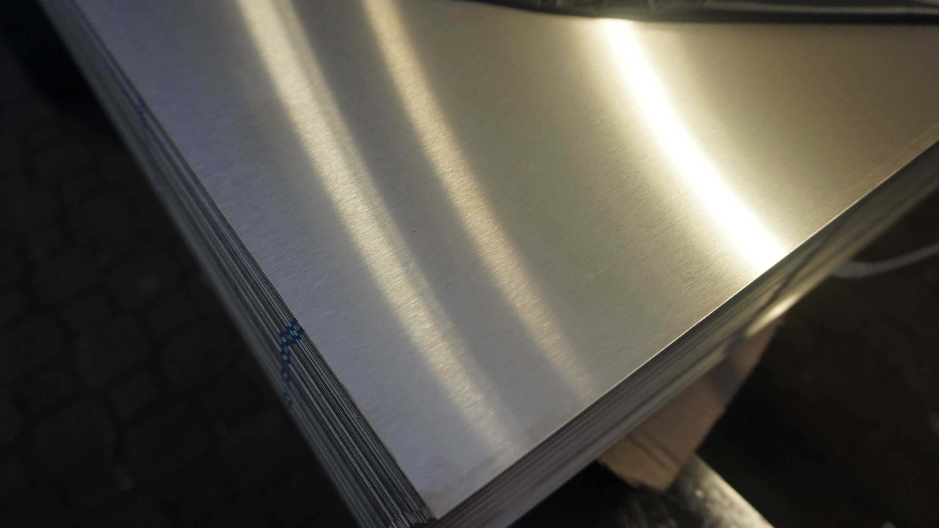 Blacha kwasoodporna, nierdzewna 0,6x1250x1060 gat. 1.4301 szlif+ folia